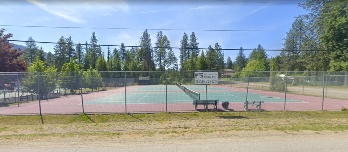 Christina Lake Courts tennis courts